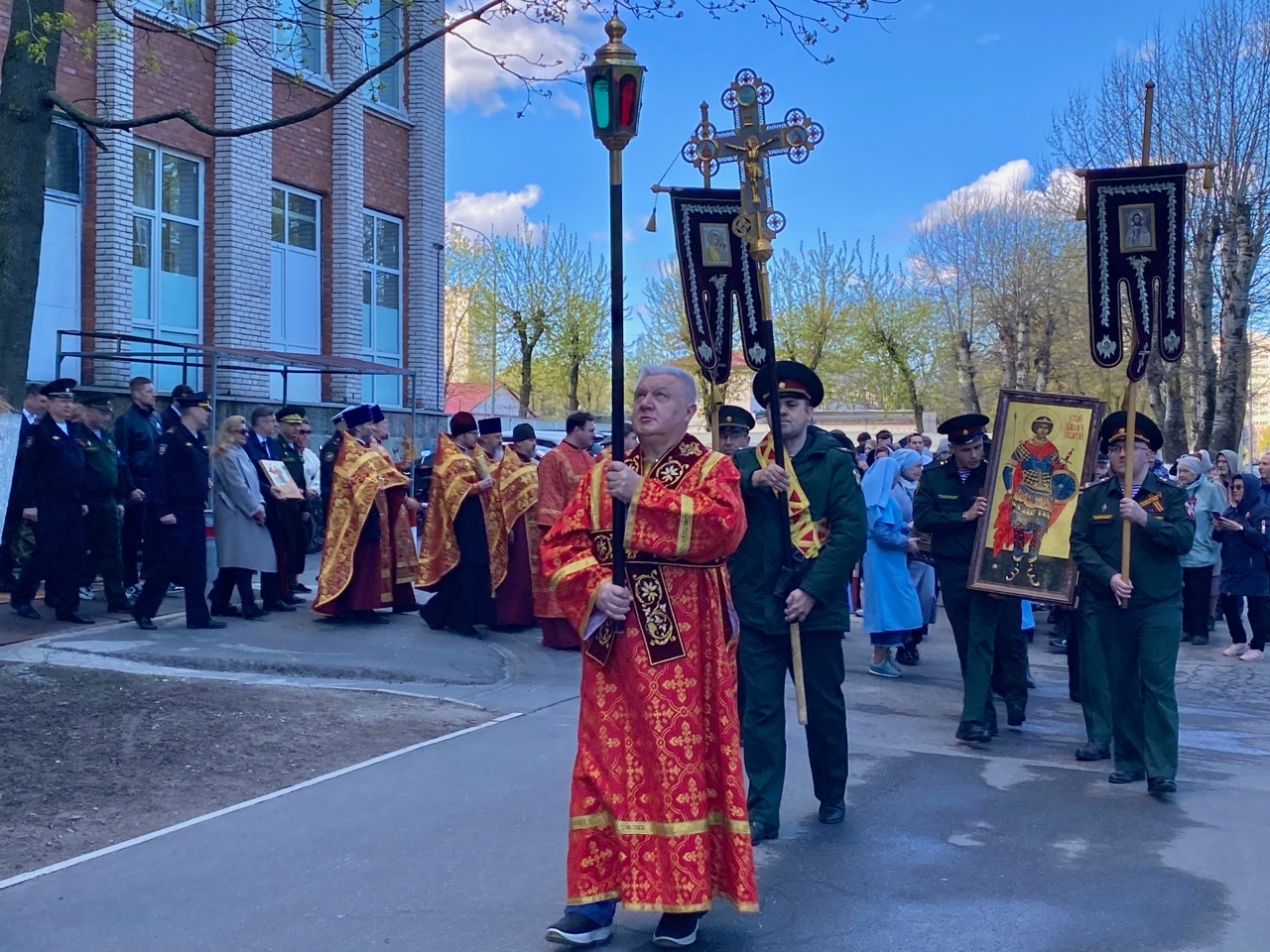 Крестный ход ко Дню Победы